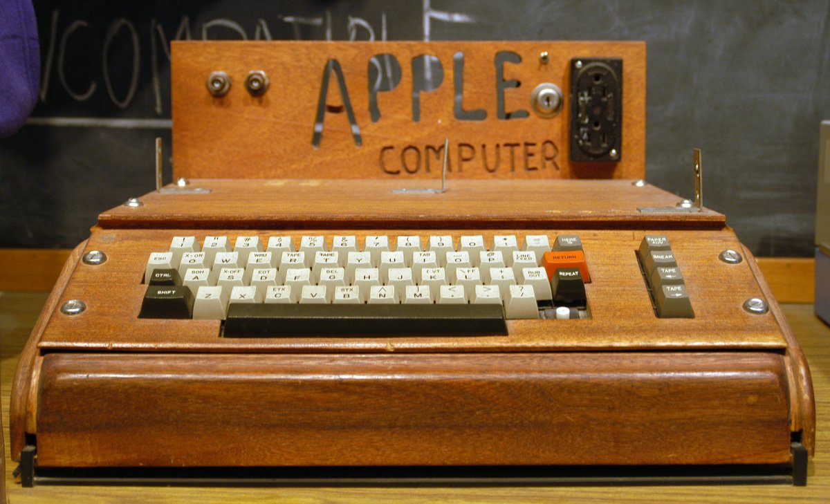 apples-first-device-was-a-computer-released-in-1976-it-all-began-with-this.jpg
