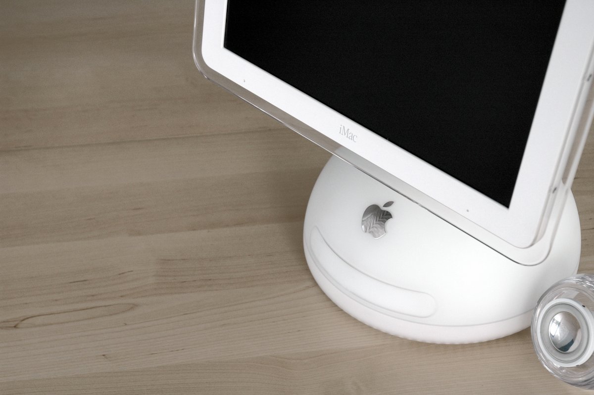 the-imac-g4-made-waves-for-its-display-which-appeared-to-float-above-the-computers-base.jpg