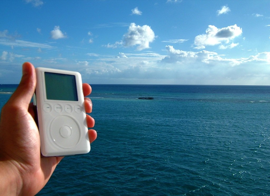 the-third-generation-ipod-abandoned-the-movable-wheel-this-one-made-it-to-the-caribbean.jpg